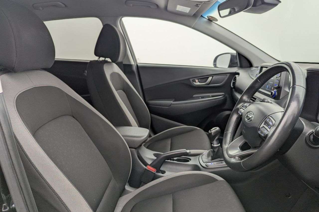 A 2019 HYUNDAI KONA 1.0 T-GDi Premium SUV 5dr Petrol Manual Euro 6 (s/s) (120 ps) Award Winning A 2019 HYUNDAI KONA 1.0 T-GDi Premium SUV 5dr Petrol Manual Euro 6 (s/s) (120 ps) Award Winning