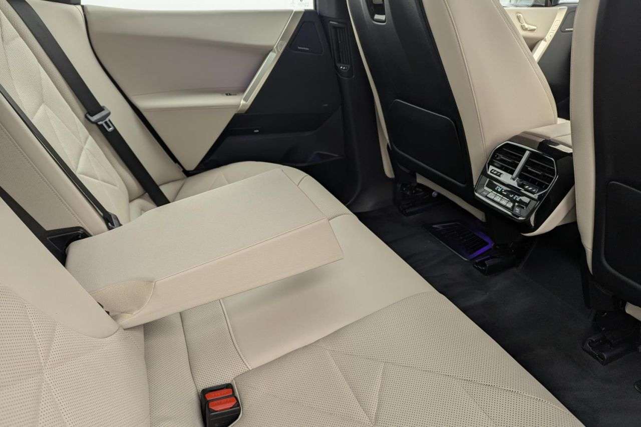 2022 BMW IX 2022 BMW IX