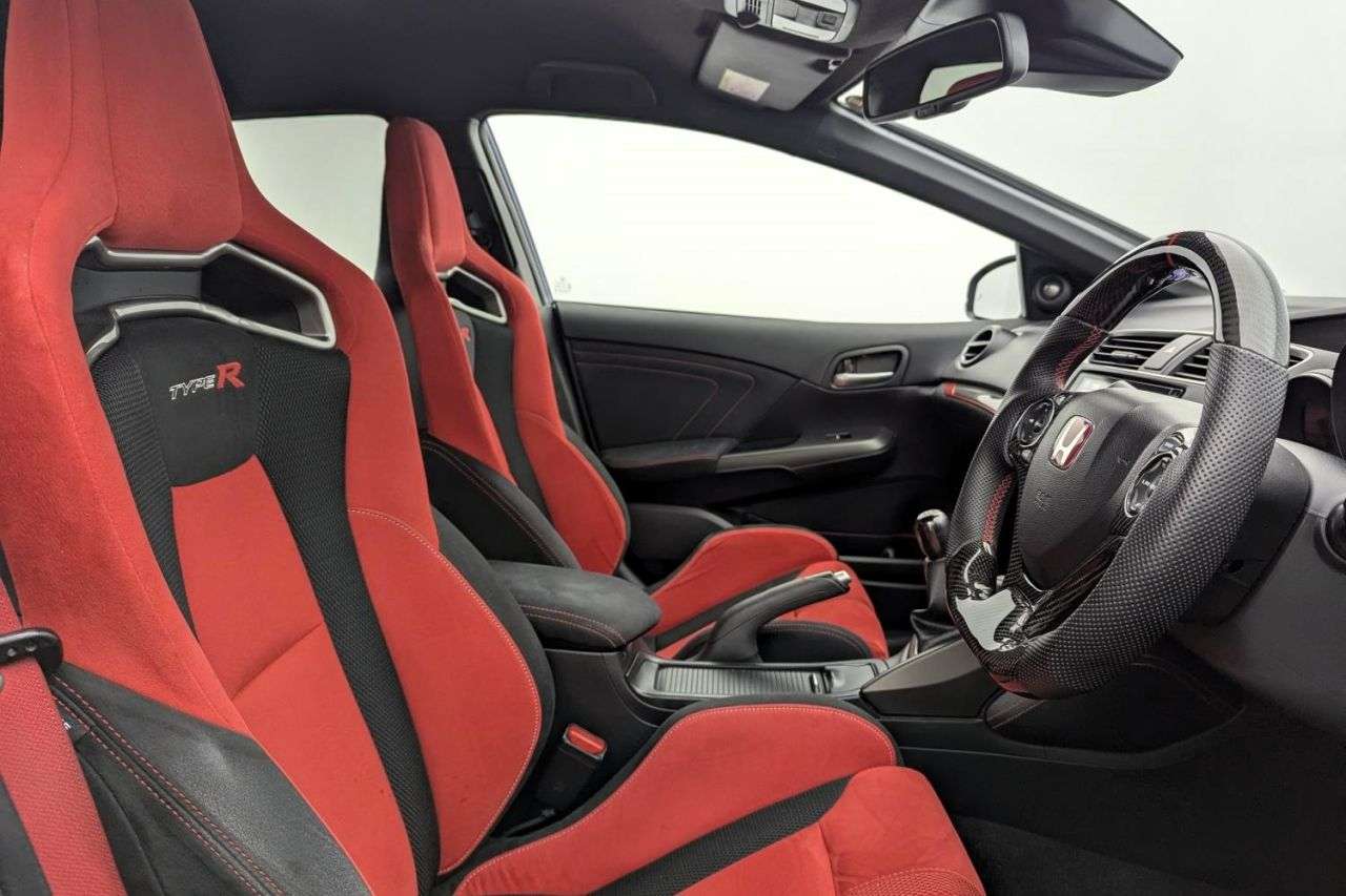 A null HONDA CIVIC 2.0 i-VTEC Type R GT Hatchback 5dr Petrol Manual Euro 6 (s/s) (310 ps) Awar A null HONDA CIVIC 2.0 i-VTEC Type R GT Hatchback 5dr Petrol Manual Euro 6 (s/s) (310 ps) Awar