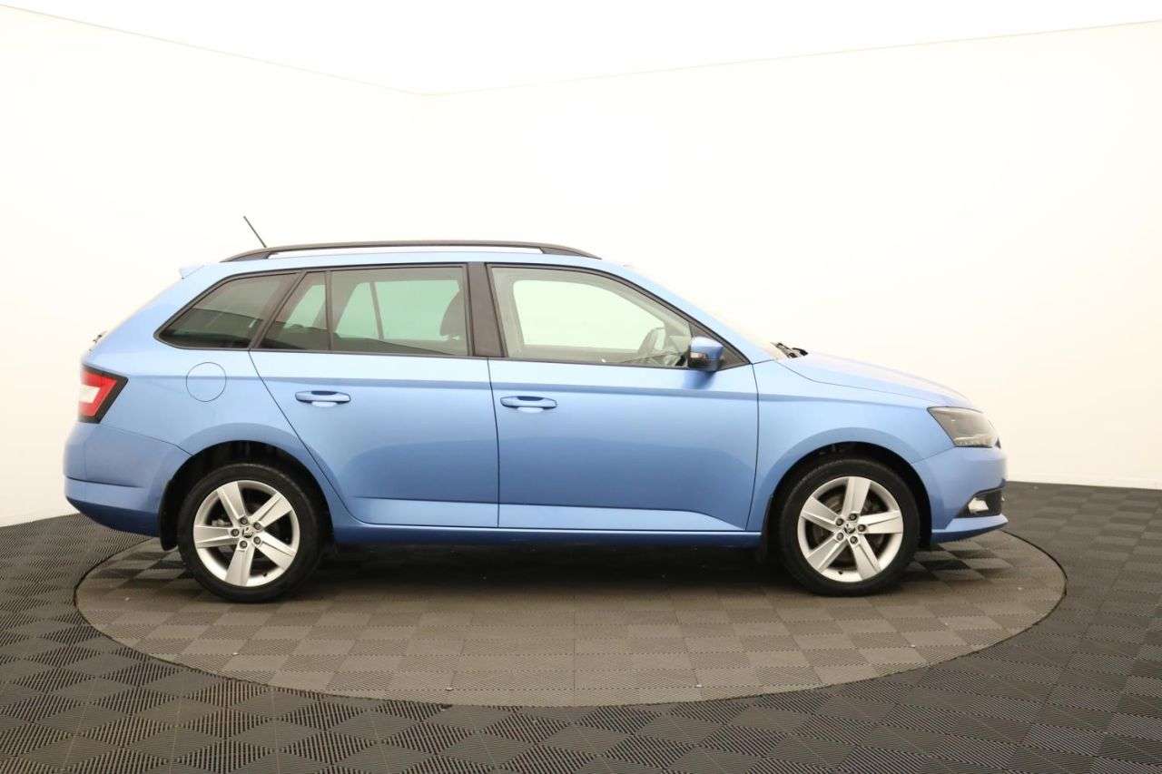 A 2015 SKODA FABIA 1.2 TSI SE L Estate 5dr Petrol DSG Euro 6 (s/s) (110 ps) Award Winning 5 St A 2015 SKODA FABIA 1.2 TSI SE L Estate 5dr Petrol DSG Euro 6 (s/s) (110 ps) Award Winning 5 St