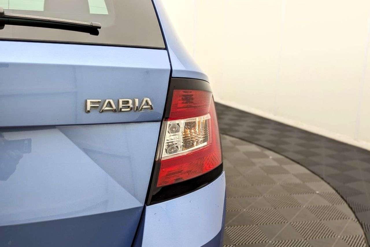 2015 SKODA FABIA 2015 SKODA FABIA