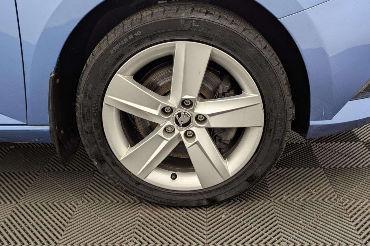 2015 SKODA FABIA 2015 SKODA FABIA