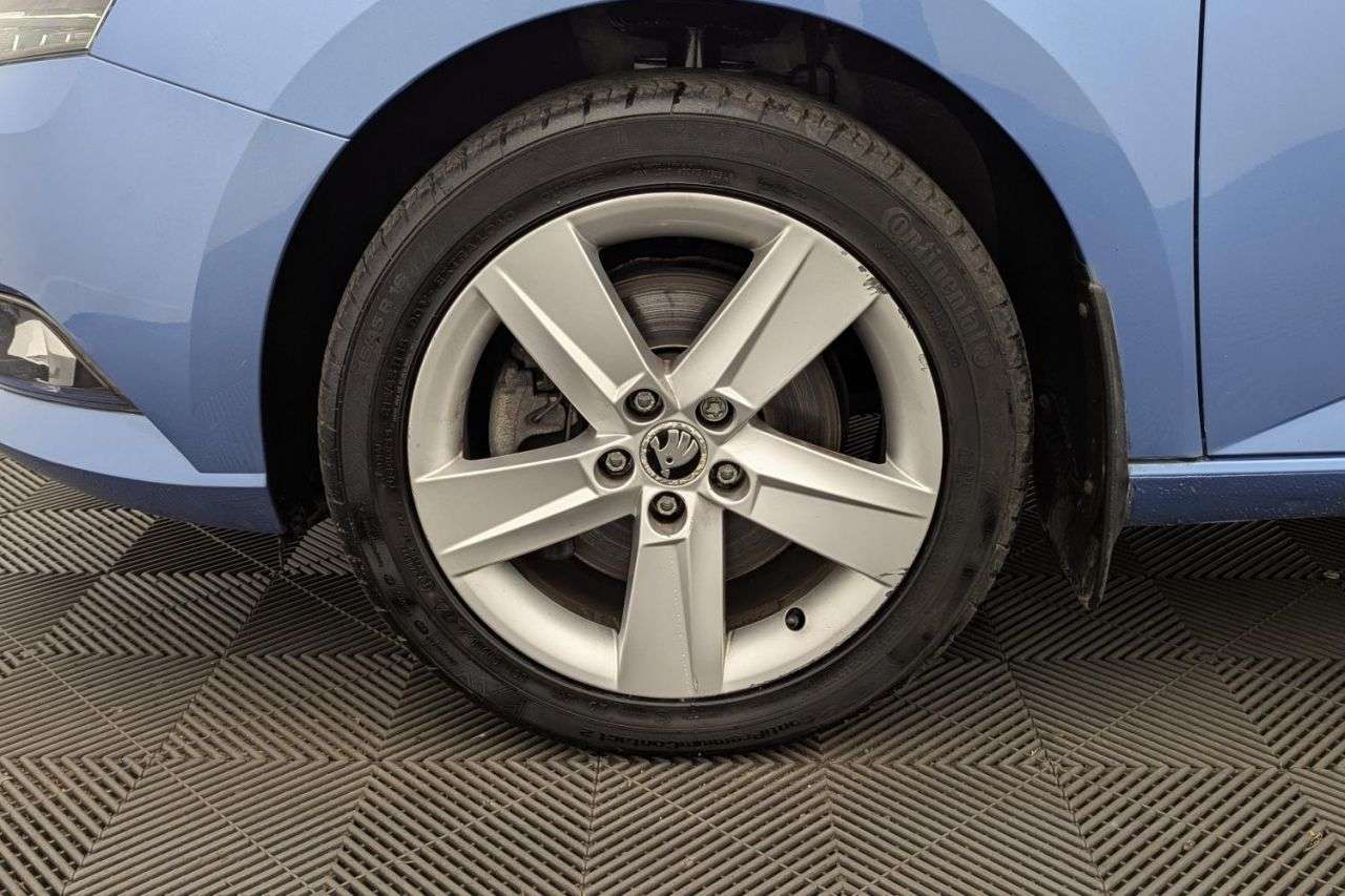 2015 SKODA FABIA 2015 SKODA FABIA