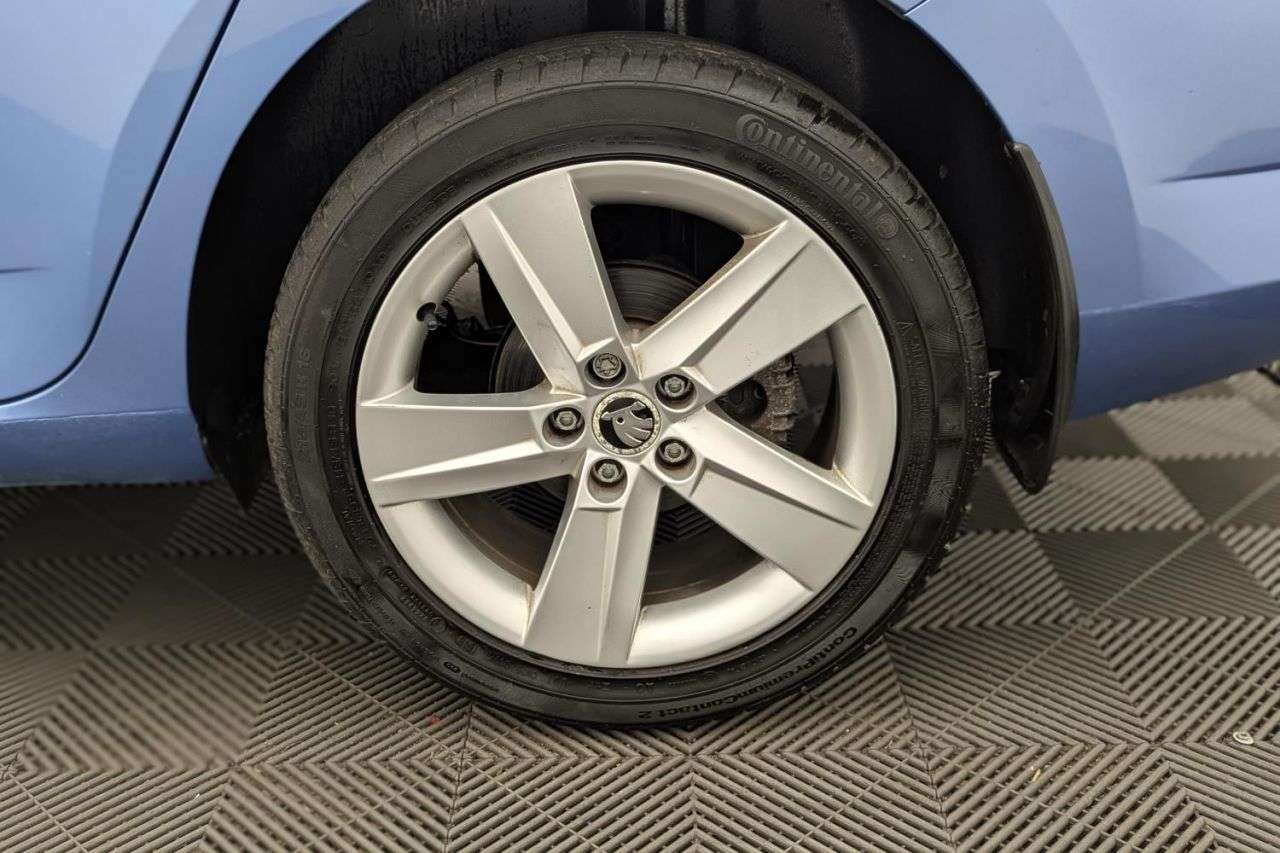 2015 SKODA FABIA 2015 SKODA FABIA