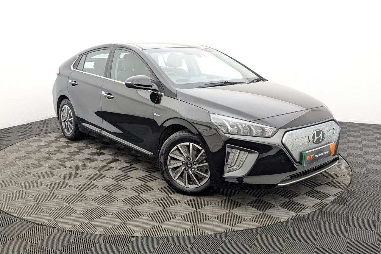 A 2020 HYUNDAI IONIQ 38.3kWh Premium Hatchback 5dr Electric Auto (136 ps) Award Winning 5 Star D A 2020 HYUNDAI IONIQ 38.3kWh Premium Hatchback 5dr Electric Auto (136 ps) Award Winning 5 Star D