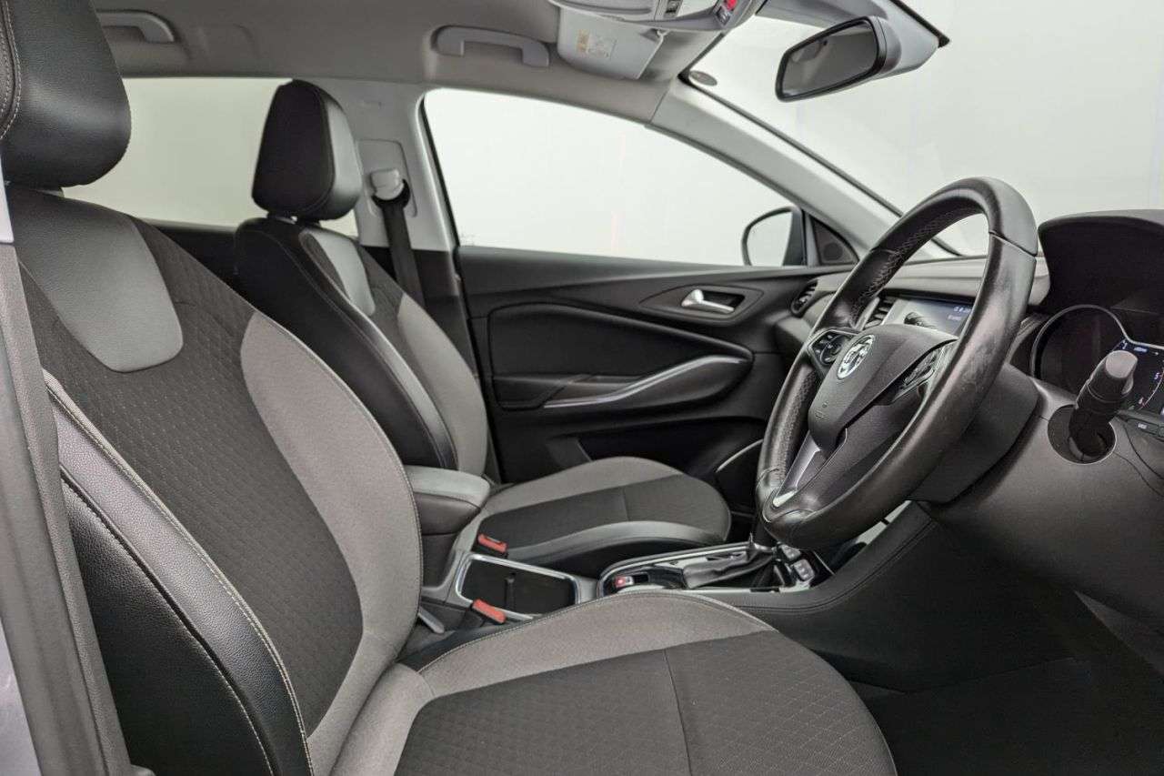 A 2018 VAUXHALL GRANDLAND X 1.6 Turbo D BlueInjection Tech Line Nav SUV 5dr Diesel Auto Euro 6 (s/s) (1 A 2018 VAUXHALL GRANDLAND X 1.6 Turbo D BlueInjection Tech Line Nav SUV 5dr Diesel Auto Euro 6 (s/s) (1