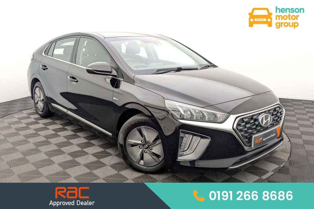 A 2020 HYUNDAI IONIQ 1.6 h-GDi Premium Hatchback 5dr Petrol Hybrid DCT Euro 6 (s/s) (141 ps) Awa A 2020 HYUNDAI IONIQ 1.6 h-GDi Premium Hatchback 5dr Petrol Hybrid DCT Euro 6 (s/s) (141 ps) Awa