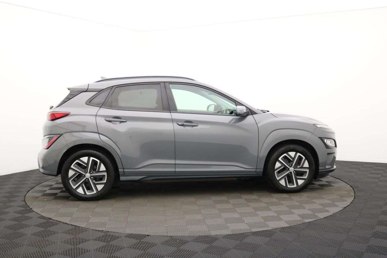 A 2021 HYUNDAI KONA 64kWh Premium SUV 5dr Electric Auto (10.5kW Charger) (204 ps) Award Winning A 2021 HYUNDAI KONA 64kWh Premium SUV 5dr Electric Auto (10.5kW Charger) (204 ps) Award Winning