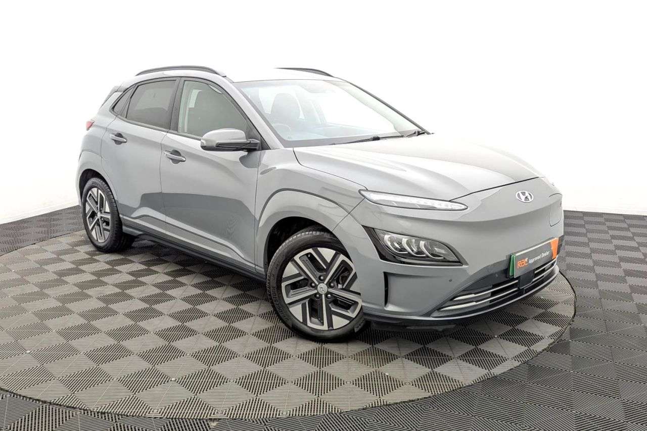 A 2021 HYUNDAI KONA 64kWh Premium SUV 5dr Electric Auto (10.5kW Charger) (204 ps) Award Winning A 2021 HYUNDAI KONA 64kWh Premium SUV 5dr Electric Auto (10.5kW Charger) (204 ps) Award Winning