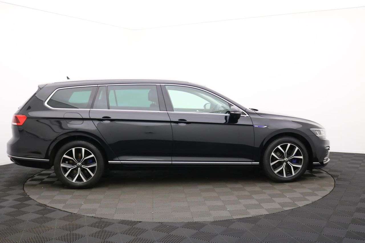 A 2023 VOLKSWAGEN PASSAT 1.4 TSI 13kWh GTE Estate 5dr Petrol Plug-in Hybrid DSG Euro 6 (s/s) (218 ps A 2023 VOLKSWAGEN PASSAT 1.4 TSI 13kWh GTE Estate 5dr Petrol Plug-in Hybrid DSG Euro 6 (s/s) (218 ps
