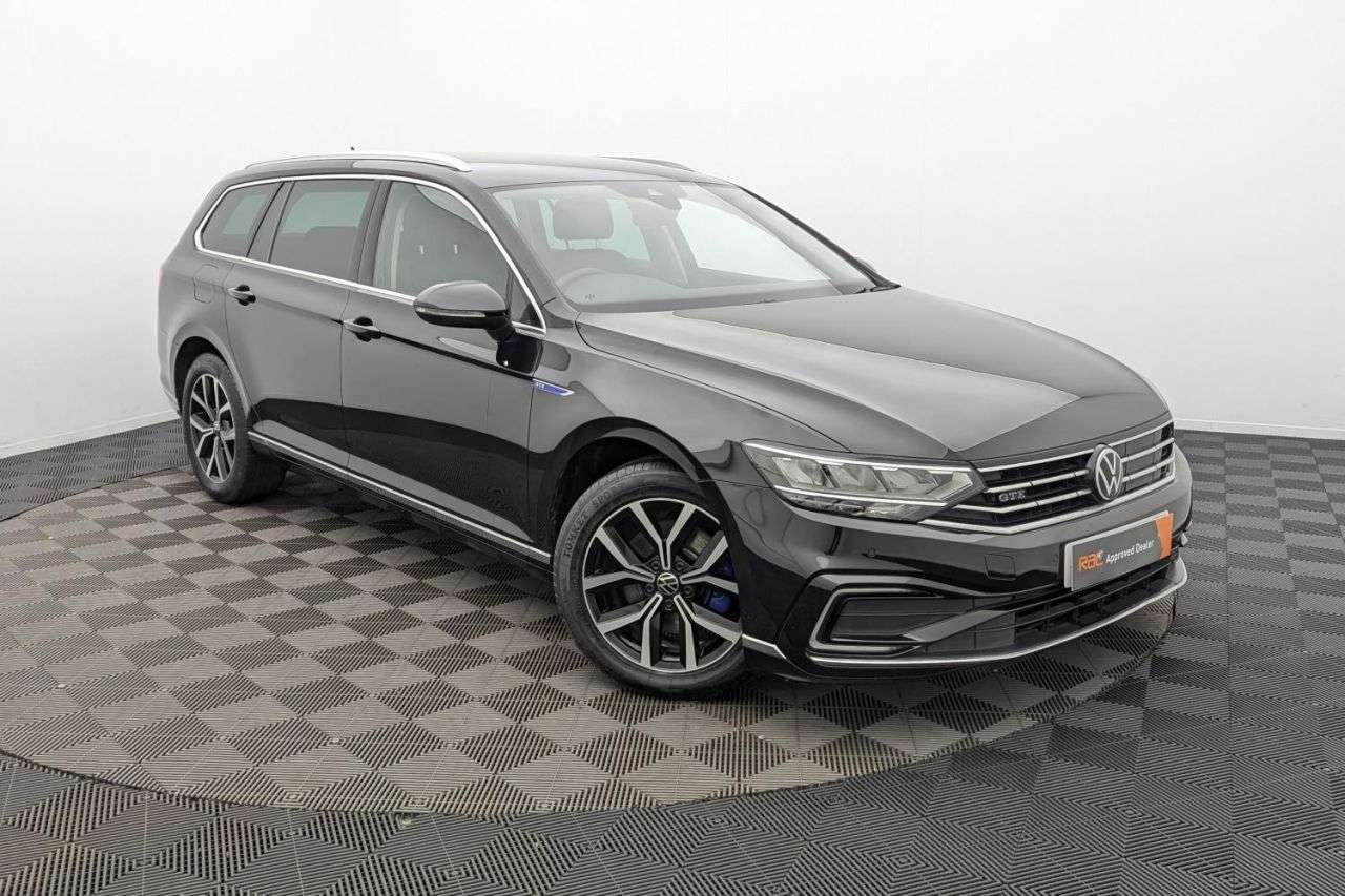 A 2023 VOLKSWAGEN PASSAT 1.4 TSI 13kWh GTE Estate 5dr Petrol Plug-in Hybrid DSG Euro 6 (s/s) (218 ps A 2023 VOLKSWAGEN PASSAT 1.4 TSI 13kWh GTE Estate 5dr Petrol Plug-in Hybrid DSG Euro 6 (s/s) (218 ps