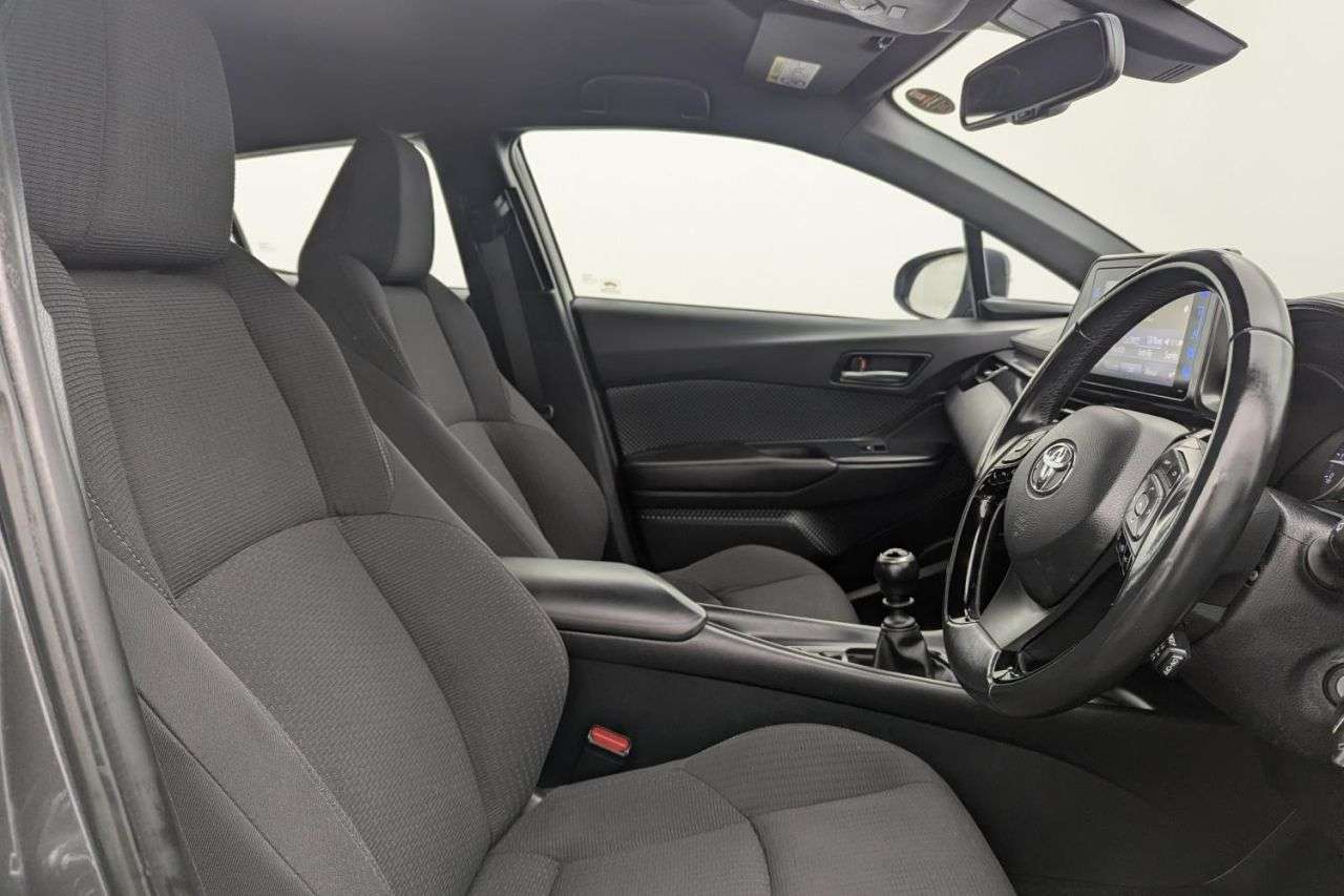 A 2017 TOYOTA C-HR 1.2 VVT-i Icon SUV 5dr Petrol Manual Euro 6 (s/s) (115 ps) Award Winning 5 A 2017 TOYOTA C-HR 1.2 VVT-i Icon SUV 5dr Petrol Manual Euro 6 (s/s) (115 ps) Award Winning 5