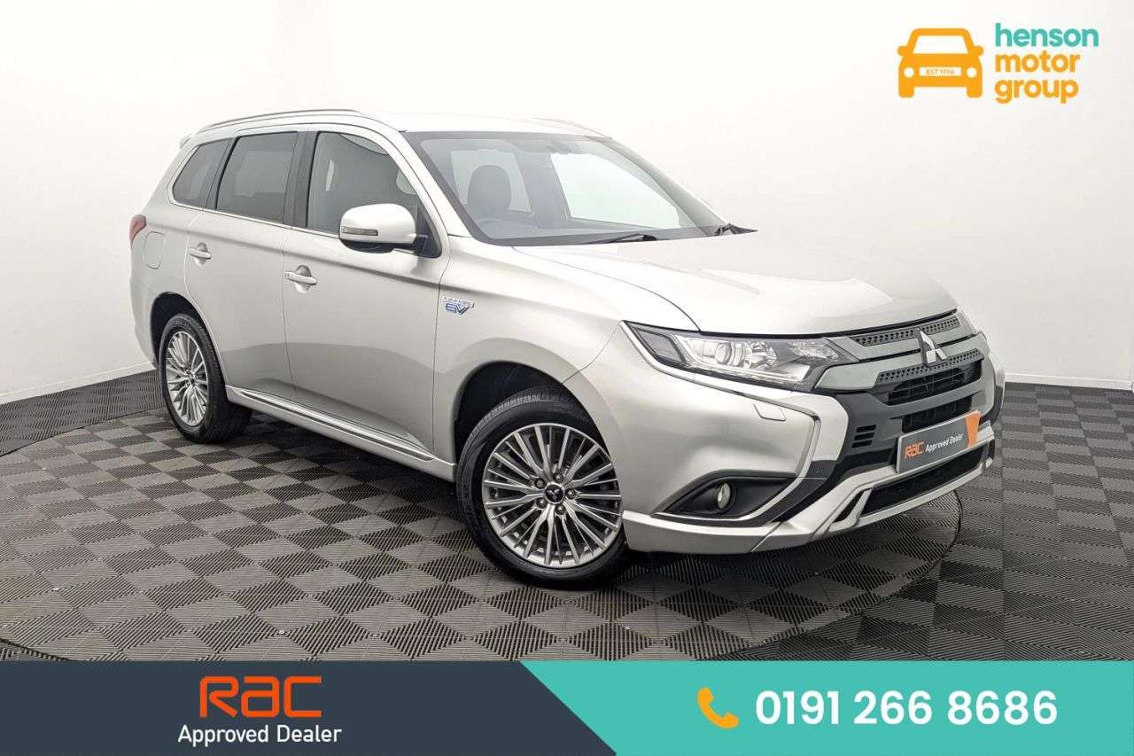 A 2020 MITSUBISHI OUTLANDER 2.4h TwinMotor 13.8kWh Dynamic SUV 5dr Petrol Plug-in Hybrid CVT 4WD Euro 6 A 2020 MITSUBISHI OUTLANDER 2.4h TwinMotor 13.8kWh Dynamic SUV 5dr Petrol Plug-in Hybrid CVT 4WD Euro 6