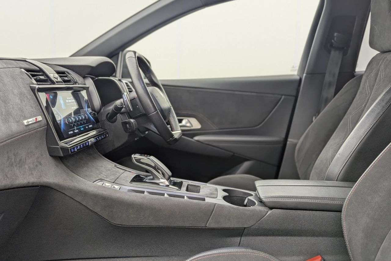 2021 DS AUTOMOBILES DS 7 CROSSBACK 2021 DS AUTOMOBILES DS 7 CROSSBACK