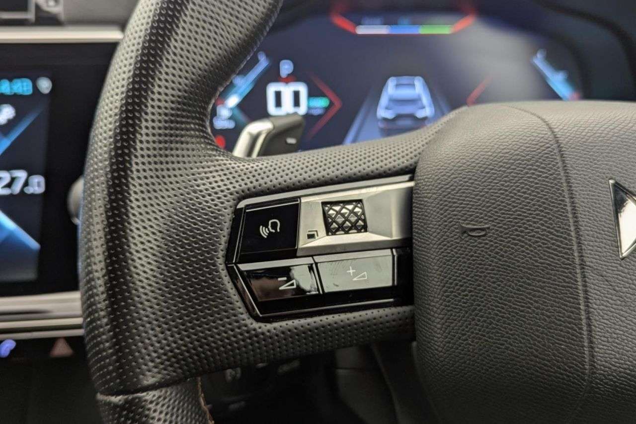 2021 DS AUTOMOBILES DS 7 CROSSBACK 2021 DS AUTOMOBILES DS 7 CROSSBACK