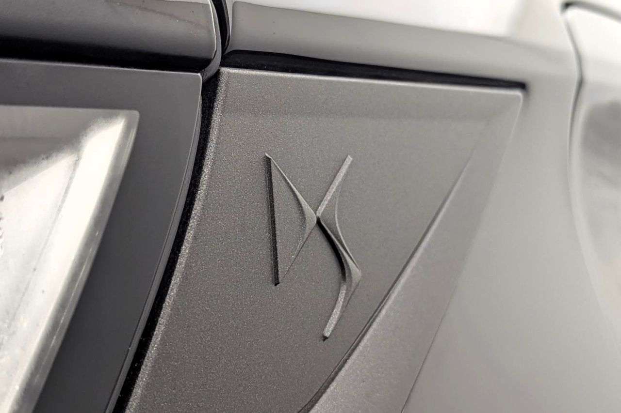 2021 DS AUTOMOBILES DS 7 CROSSBACK 2021 DS AUTOMOBILES DS 7 CROSSBACK