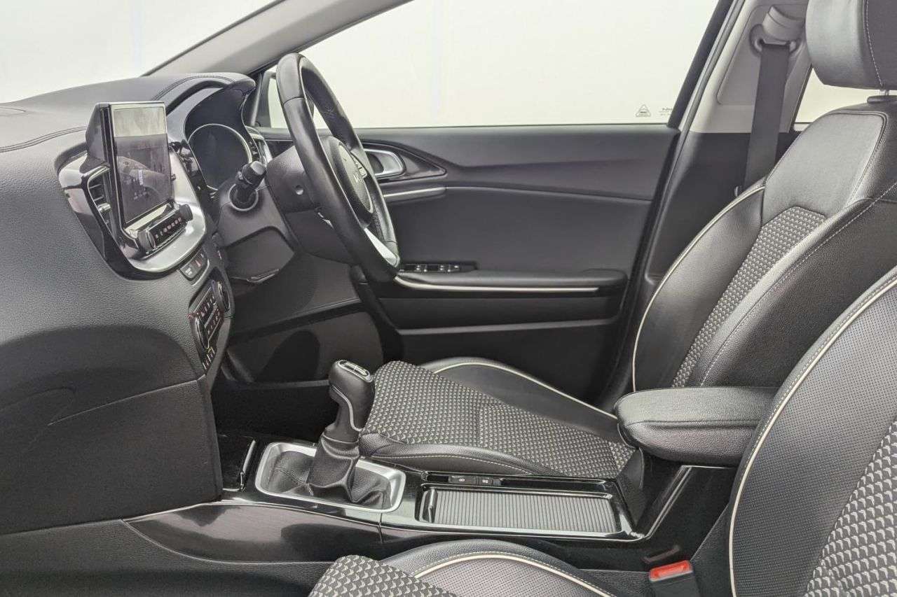 2023 KIA CEED 2023 KIA CEED