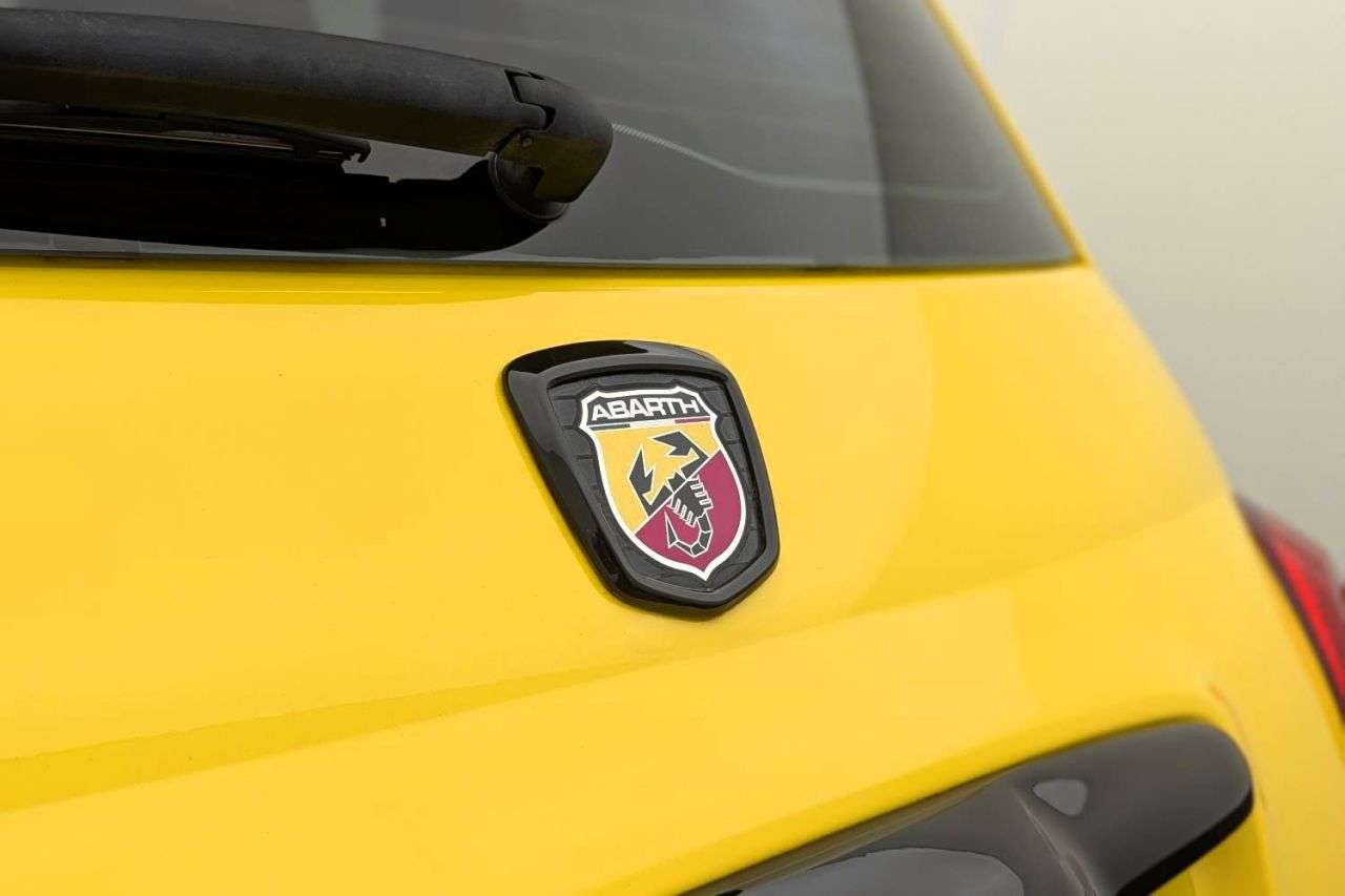 2016 ABARTH 595 2016 ABARTH 595