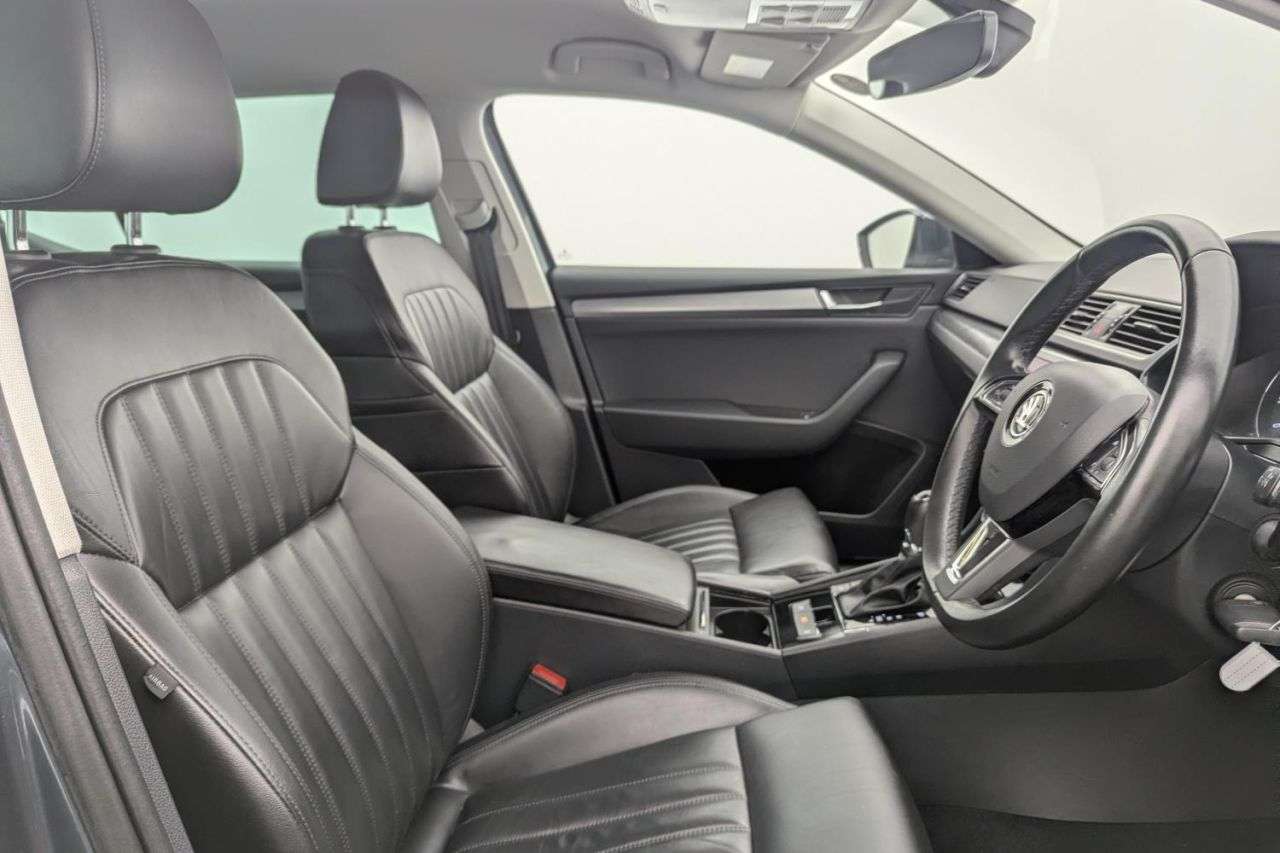 A 2018 SKODA SUPERB 2.0 TSI SE L Executive Hatchback 5dr Petrol DSG Euro 6 (s/s) (220 ps) Award A 2018 SKODA SUPERB 2.0 TSI SE L Executive Hatchback 5dr Petrol DSG Euro 6 (s/s) (220 ps) Award