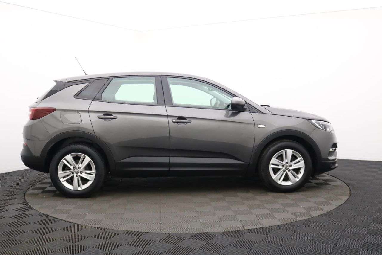 A 2019 VAUXHALL GRANDLAND X 1.2 Turbo GPF SE SUV 5dr Petrol Manual Euro 6 (s/s) (130 ps) Award Winning A 2019 VAUXHALL GRANDLAND X 1.2 Turbo GPF SE SUV 5dr Petrol Manual Euro 6 (s/s) (130 ps) Award Winning
