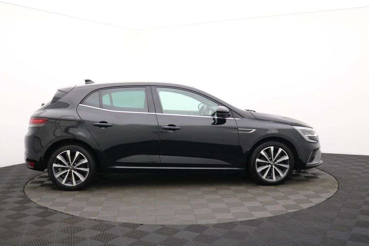 A 2021 RENAULT MEGANE 1.6 E-TECH 9.8kWh RS Line Hatchback 5dr Petrol Plug-in Hybrid Auto Euro 6 ( A 2021 RENAULT MEGANE 1.6 E-TECH 9.8kWh RS Line Hatchback 5dr Petrol Plug-in Hybrid Auto Euro 6 (