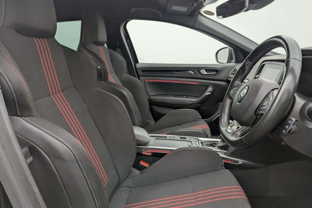 A 2021 RENAULT MEGANE 1.6 E-TECH 9.8kWh RS Line Hatchback 5dr Petrol Plug-in Hybrid Auto Euro 6 ( A 2021 RENAULT MEGANE 1.6 E-TECH 9.8kWh RS Line Hatchback 5dr Petrol Plug-in Hybrid Auto Euro 6 (