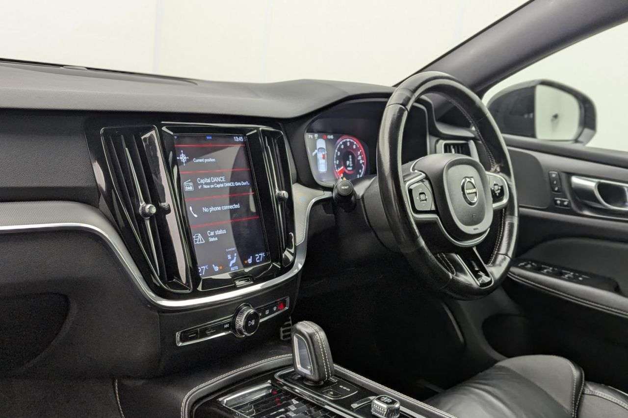 2021 VOLVO V60 2021 VOLVO V60