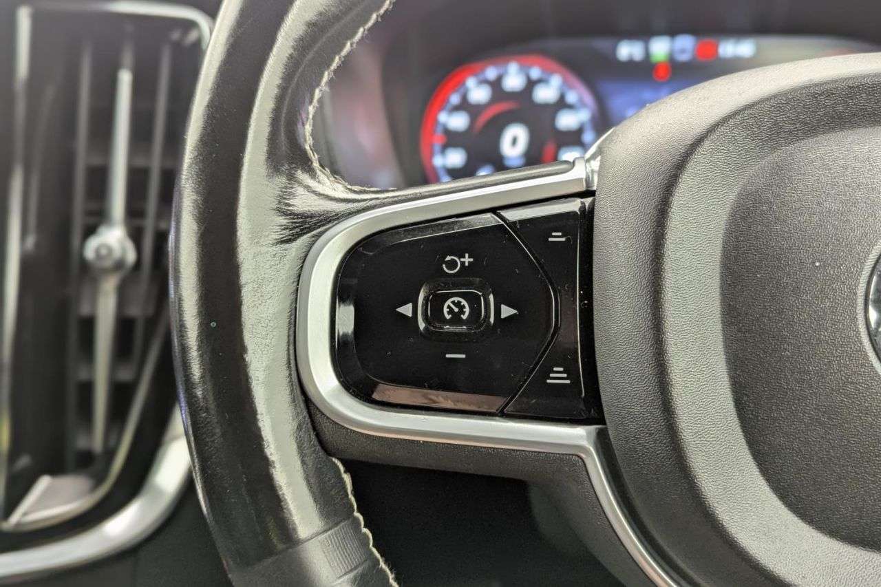 2021 VOLVO V60 2021 VOLVO V60