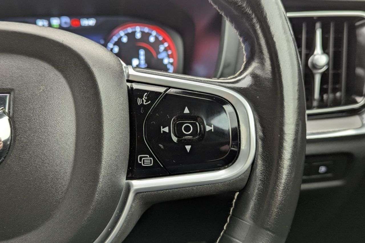 2021 VOLVO V60 2021 VOLVO V60