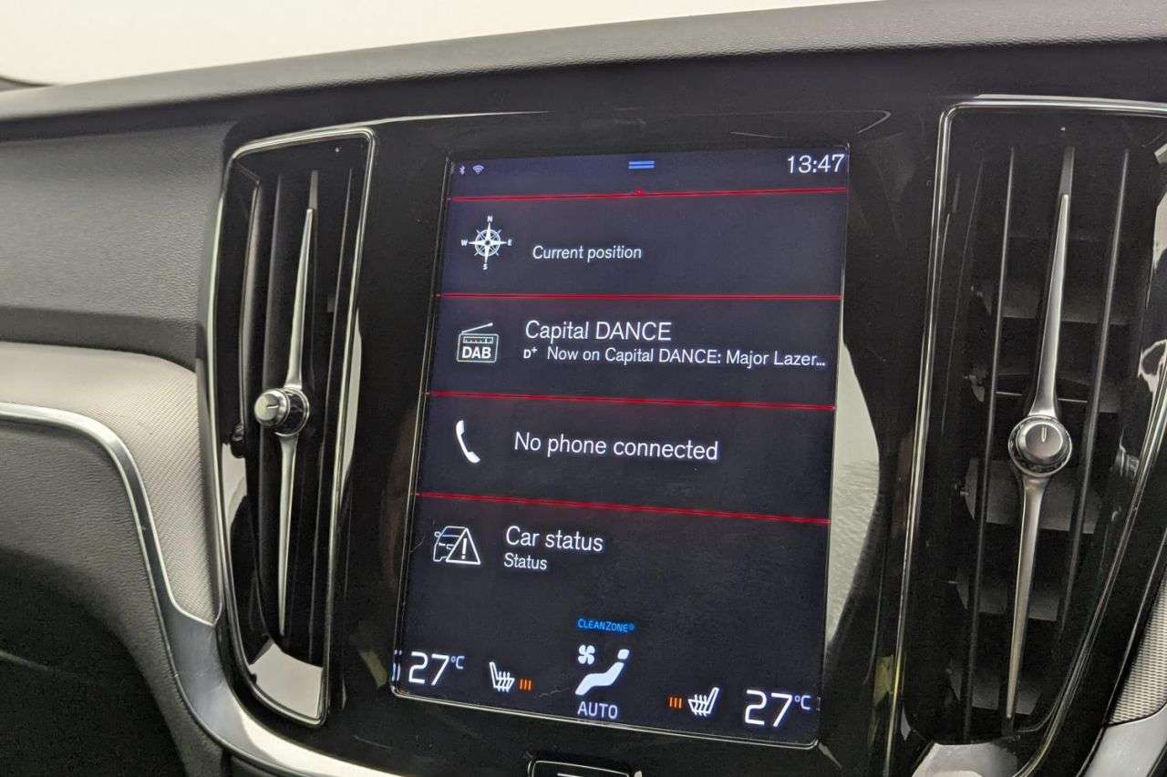 2021 VOLVO V60 2021 VOLVO V60