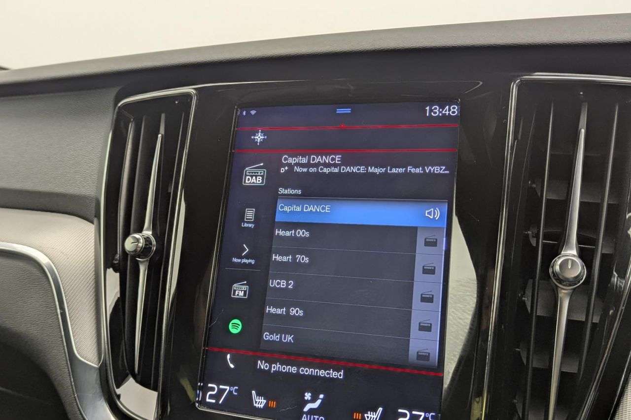 2021 VOLVO V60 2021 VOLVO V60