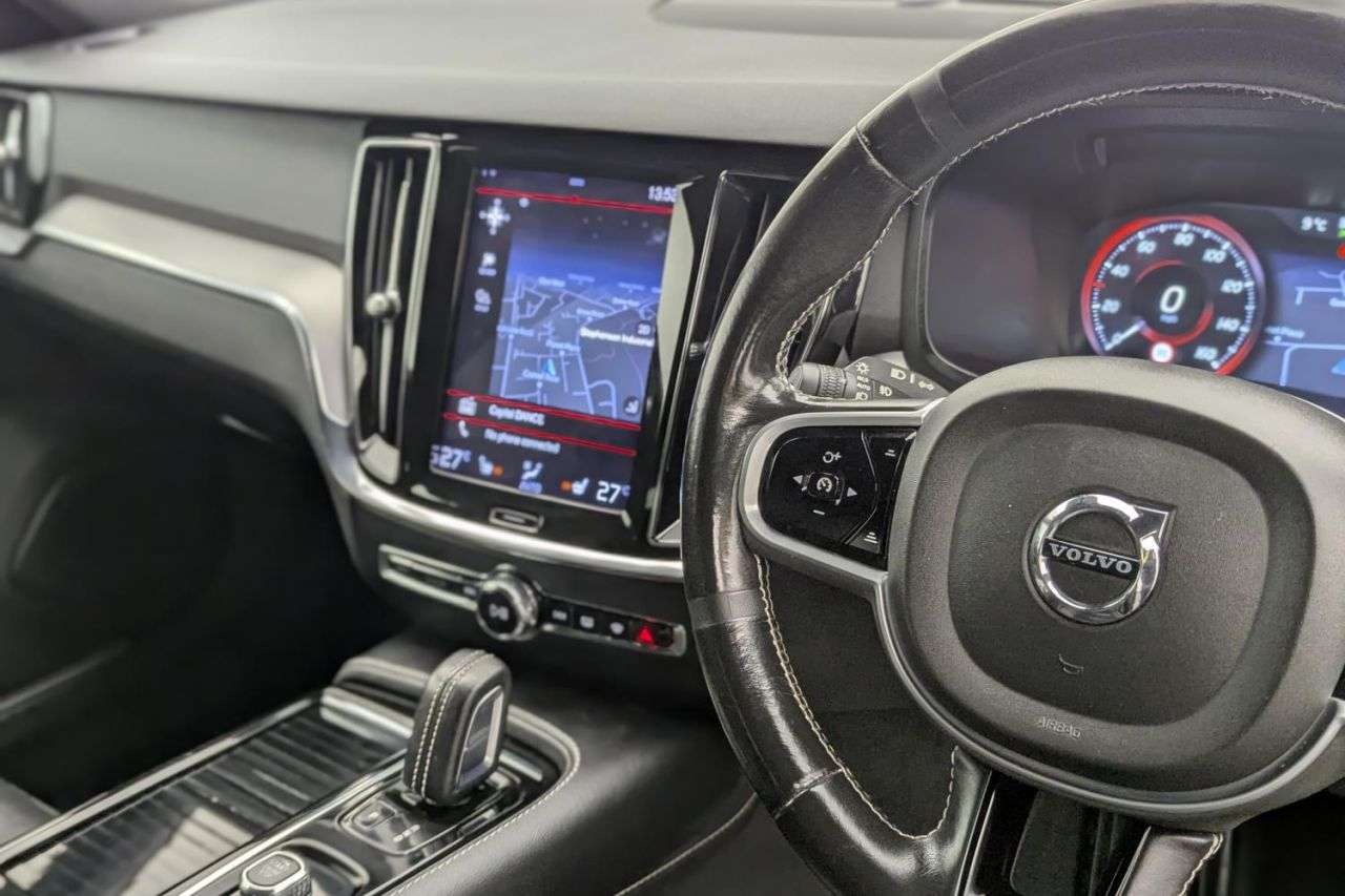 2021 VOLVO V60 2021 VOLVO V60