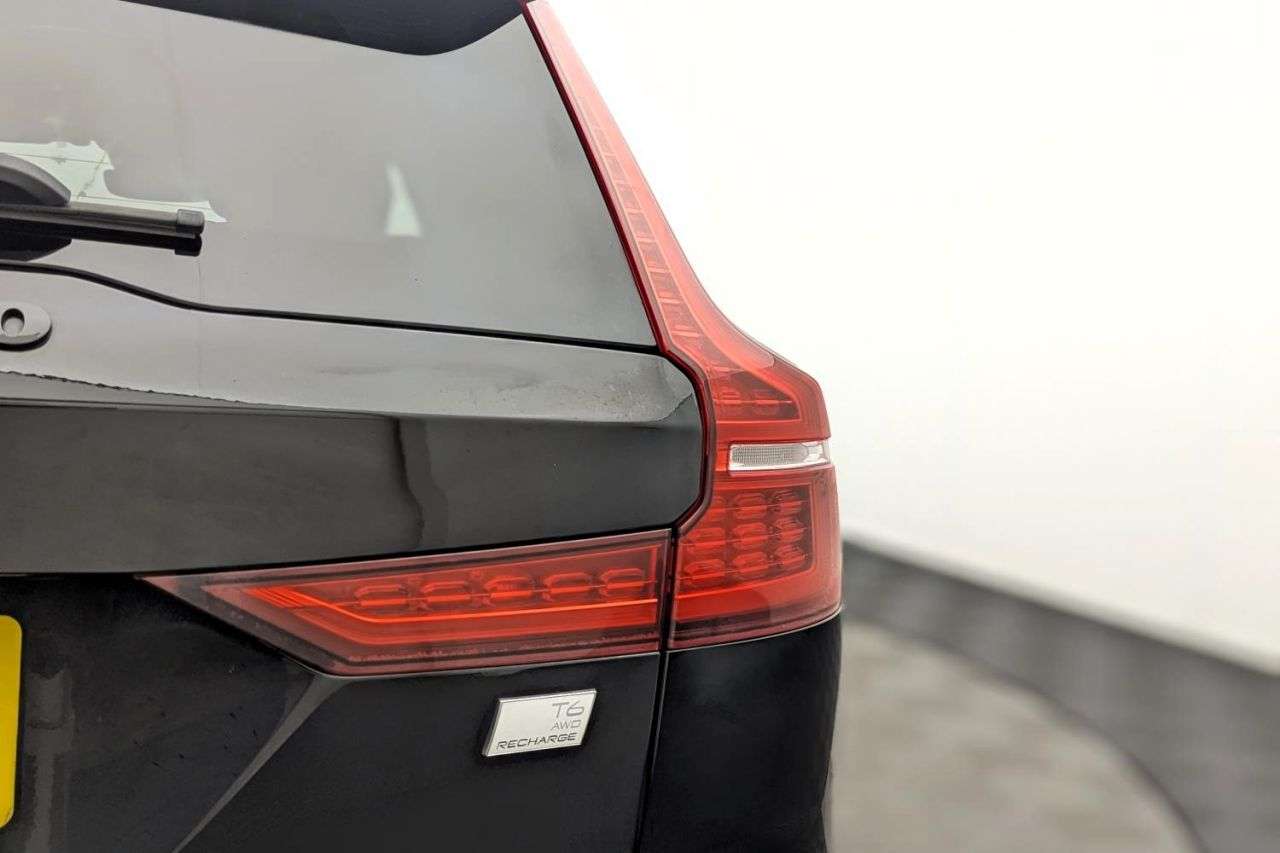 2021 VOLVO V60 2021 VOLVO V60