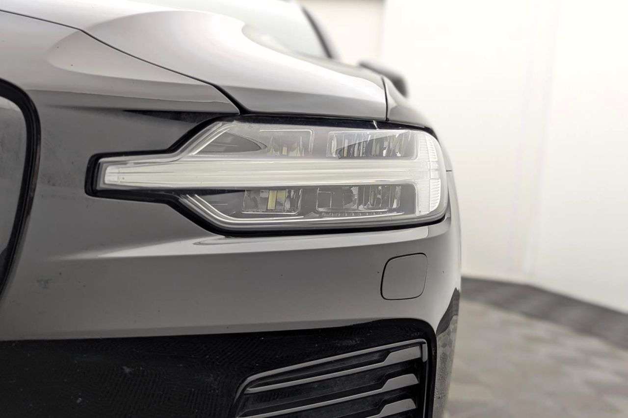 2021 VOLVO V60 2021 VOLVO V60