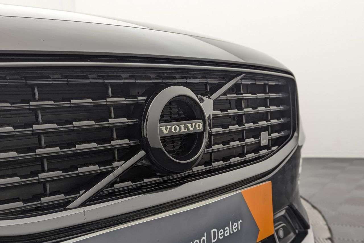 2021 VOLVO V60 2021 VOLVO V60