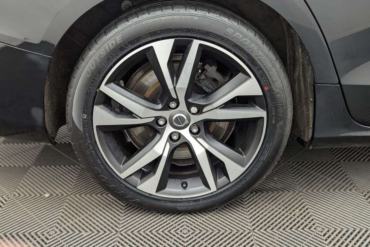 2021 VOLVO V60 2021 VOLVO V60