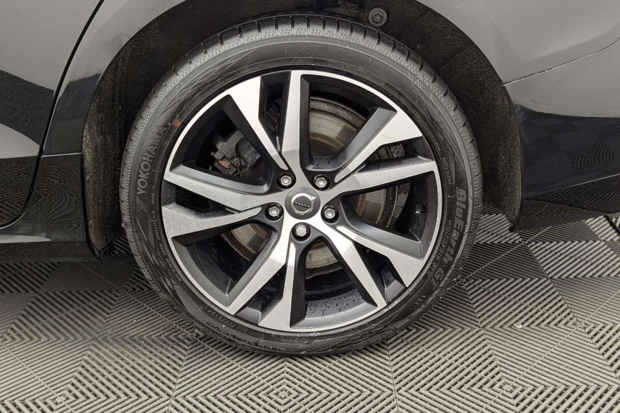 2021 VOLVO V60 2021 VOLVO V60