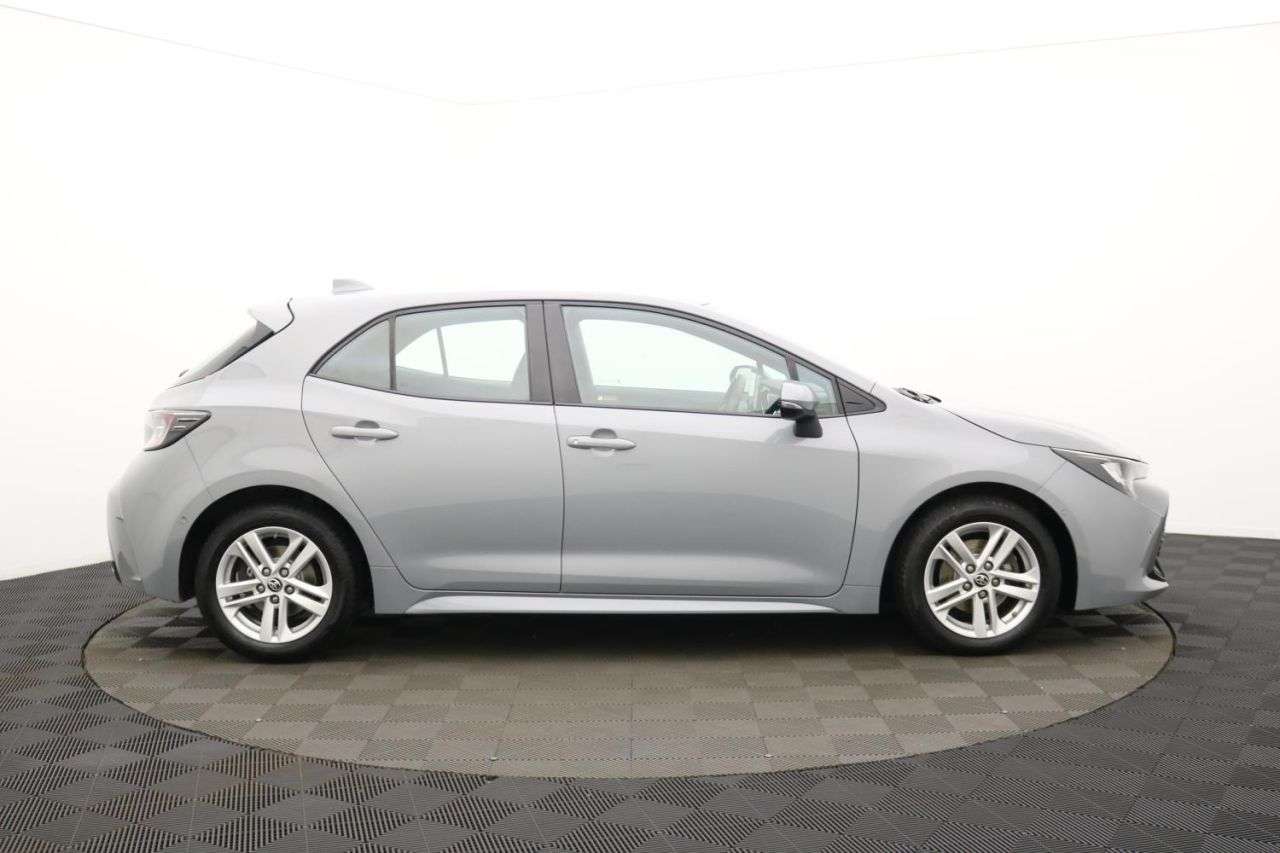A 2021 TOYOTA COROLLA 1.8 VVT-h GPF Icon Tech Hatchback 5dr Petrol Hybrid CVT Euro 6 (s/s) (122 p A 2021 TOYOTA COROLLA 1.8 VVT-h GPF Icon Tech Hatchback 5dr Petrol Hybrid CVT Euro 6 (s/s) (122 p