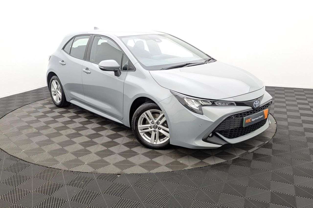 A 2021 TOYOTA COROLLA 1.8 VVT-h GPF Icon Tech Hatchback 5dr Petrol Hybrid CVT Euro 6 (s/s) (122 p A 2021 TOYOTA COROLLA 1.8 VVT-h GPF Icon Tech Hatchback 5dr Petrol Hybrid CVT Euro 6 (s/s) (122 p