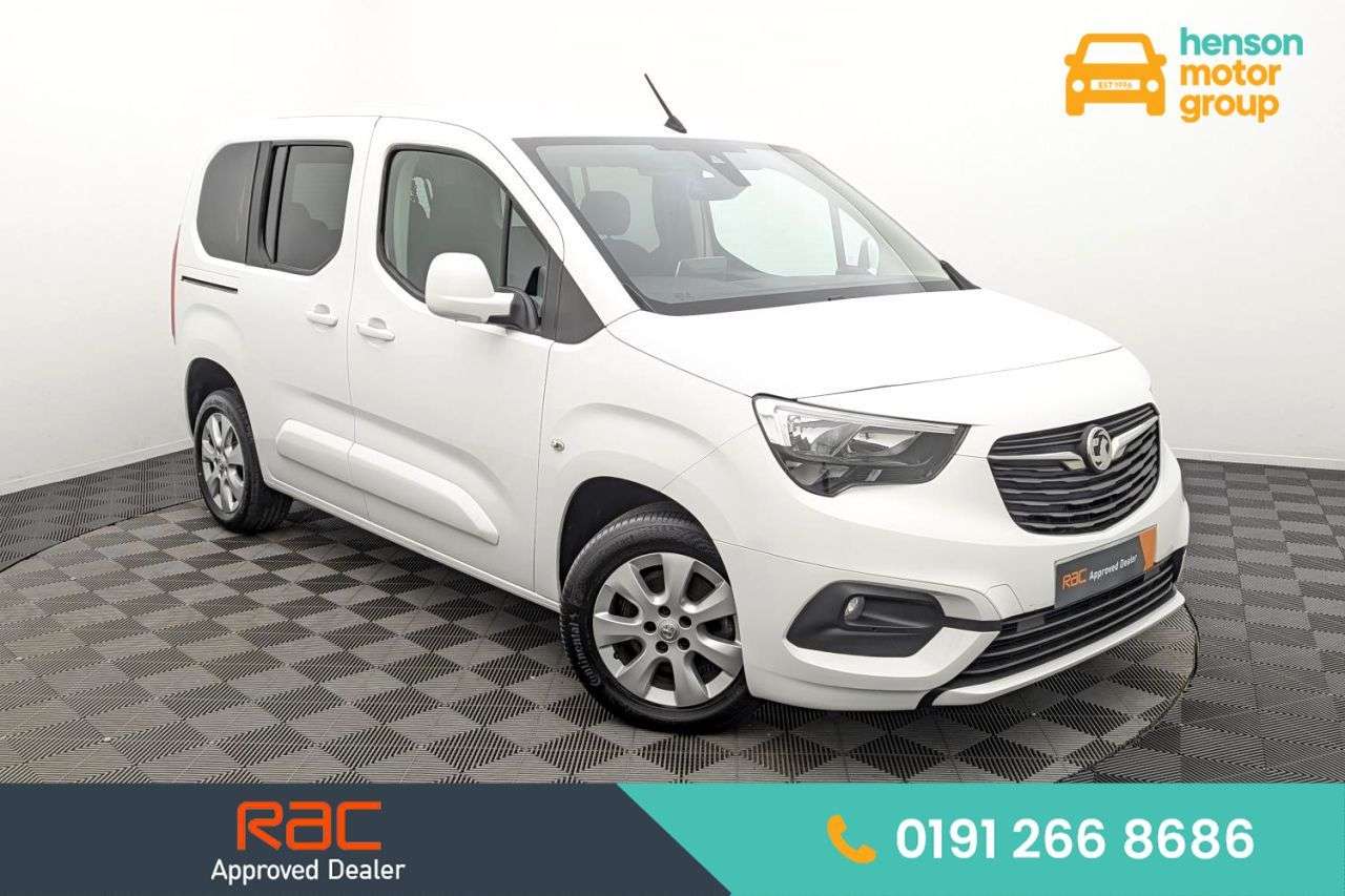 A 2021 VAUXHALL COMBO LIFE 1.5 Turbo D SE MPV 5dr Diesel Manual Euro 6 (s/s) (7 Seat) (100 ps) Award W A 2021 VAUXHALL COMBO LIFE 1.5 Turbo D SE MPV 5dr Diesel Manual Euro 6 (s/s) (7 Seat) (100 ps) Award W