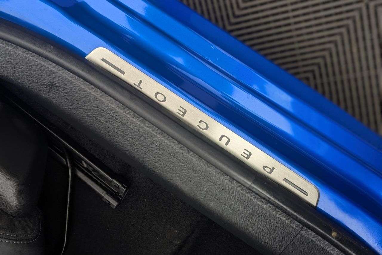 2021 PEUGEOT E-208 2021 PEUGEOT E-208