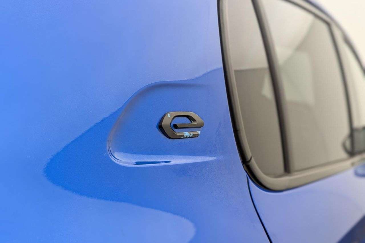 2021 PEUGEOT E-208 2021 PEUGEOT E-208