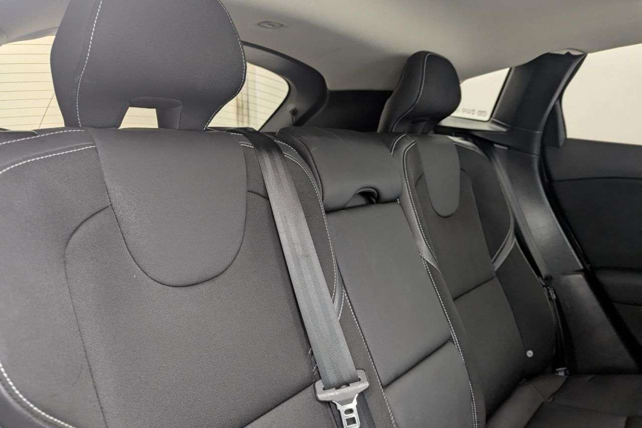 2017 VOLVO V40 2017 VOLVO V40