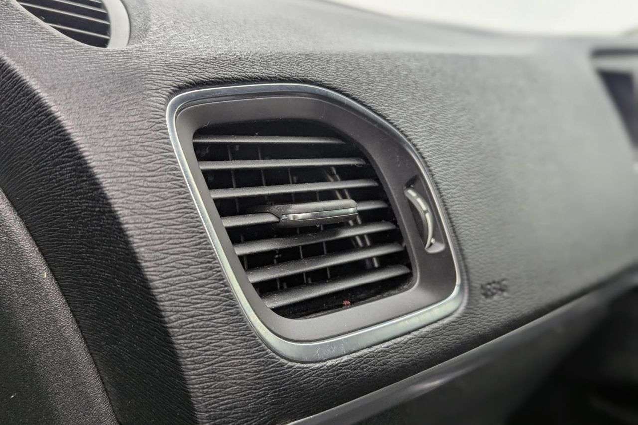 2017 VOLVO V40 2017 VOLVO V40