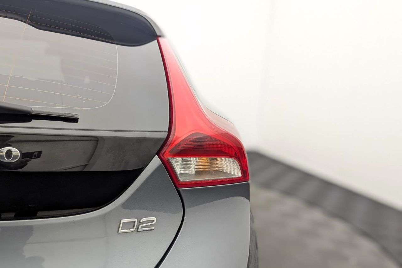 2017 VOLVO V40 2017 VOLVO V40