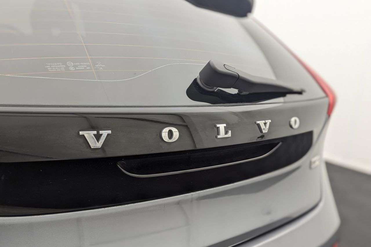 2017 VOLVO V40 2017 VOLVO V40