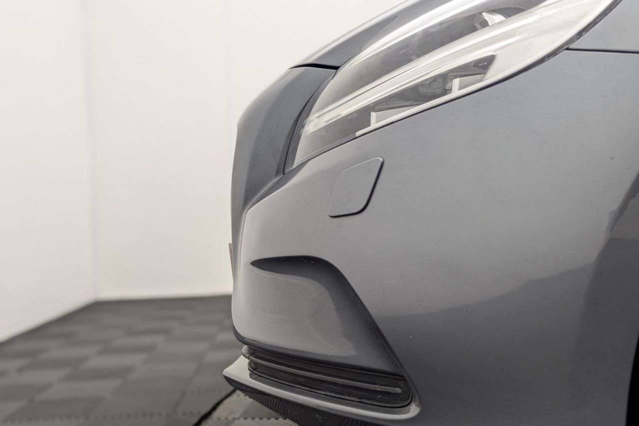 2017 VOLVO V40 2017 VOLVO V40