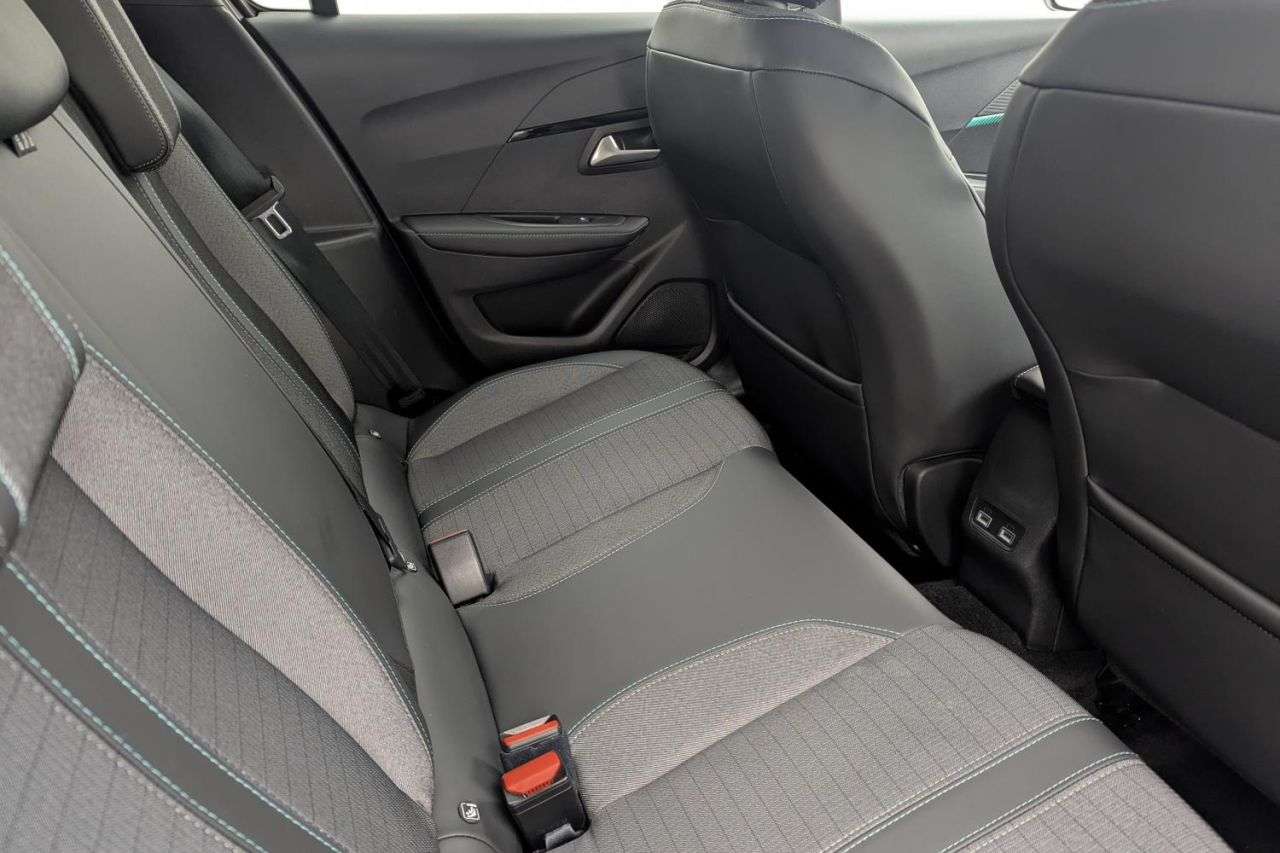 2021 PEUGEOT E-208 2021 PEUGEOT E-208