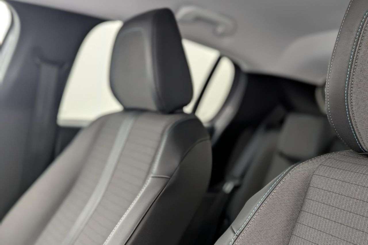 2021 PEUGEOT E-208 2021 PEUGEOT E-208