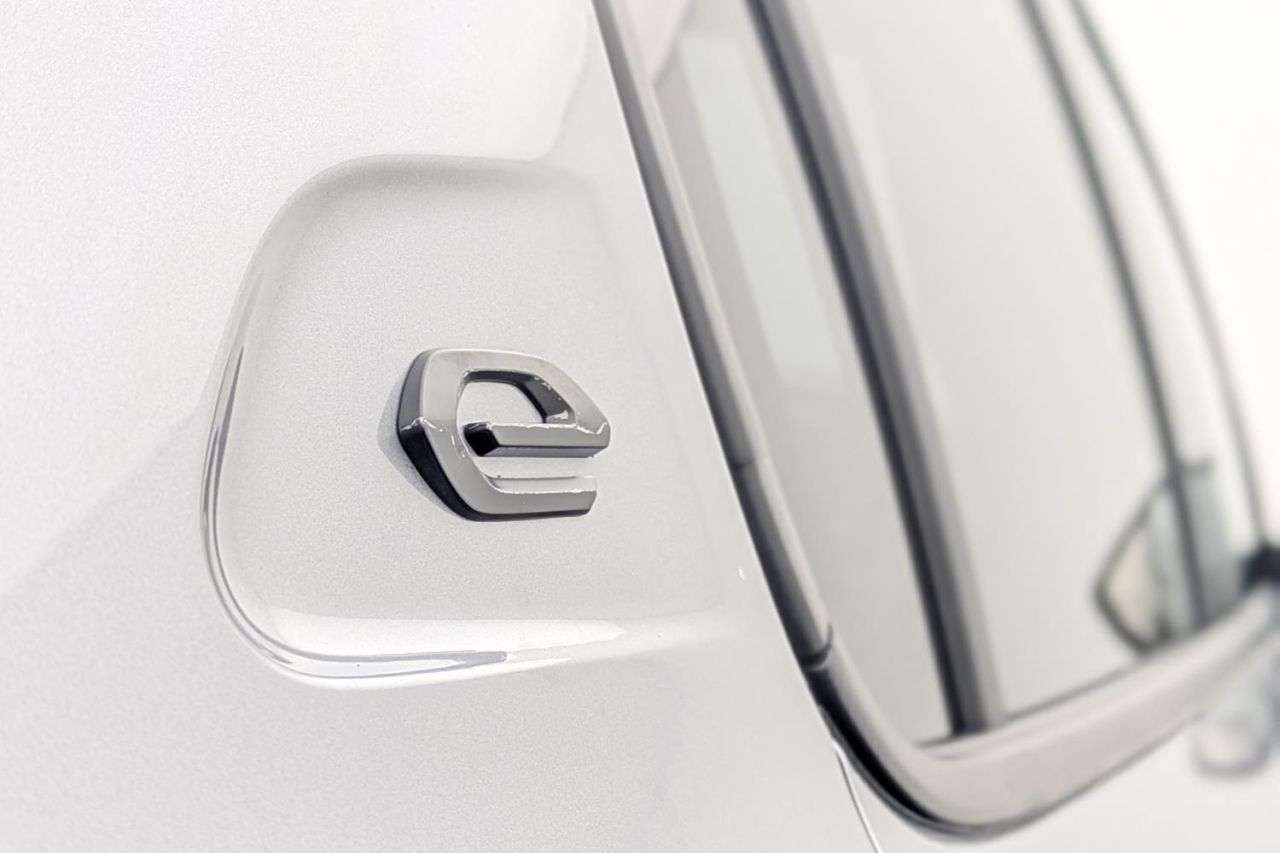 2021 PEUGEOT E-208 2021 PEUGEOT E-208